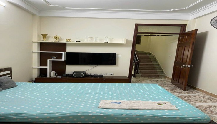 Cho thuê nhà Phố Chùa Hà 4.5 tầng, 25m2, 3 ngủ, VP kết hợp ở gia đình 14 Triệu